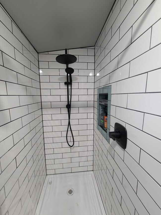 Foto del edificio - 609 W 6th Ave