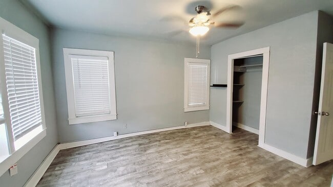 Building Photo - 217 Lotus Ave
