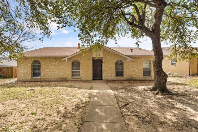 Building Photo - 2918 Pinewood Dr