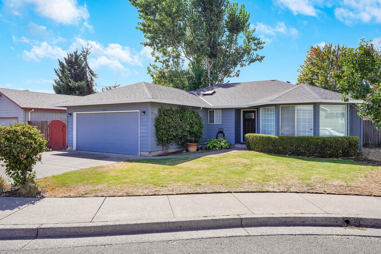 Primary Photo - 5269 Spring Leaf Ct N