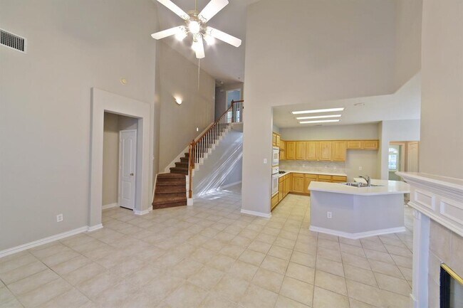 Foto del edificio - 407 Groveton Ridge Ln