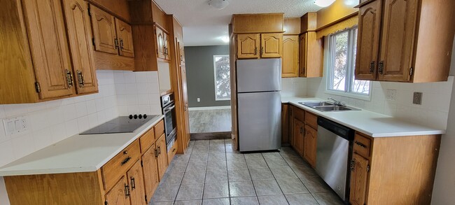 Building Photo - 9813-9875 75 Ave