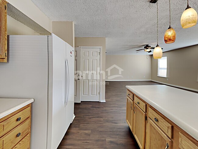 Foto del edificio - 3734 Laurel Cherry Ln