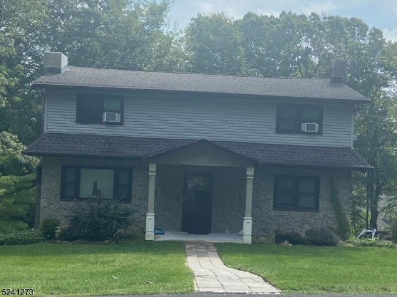 44 Indian Spring Rd, Mount Olive, NJ 07828 Room for Rent in Mount