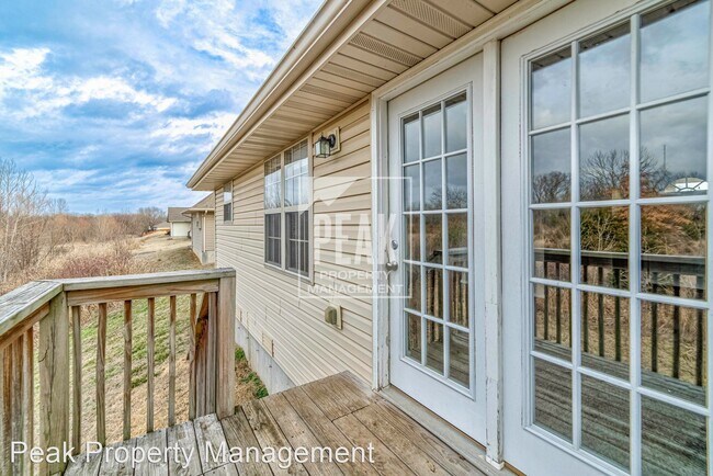 Building Photo - 3 br, 2 bath House - 913 N Evergreen Ave