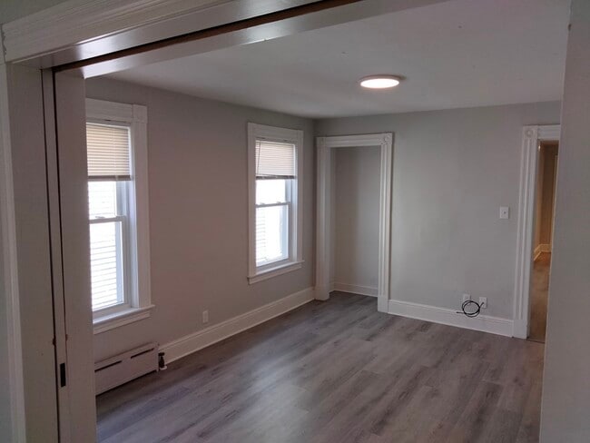 Foto del edificio - 792 Broadway St