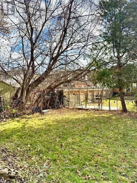 Building Photo - 115 Torrens Ave