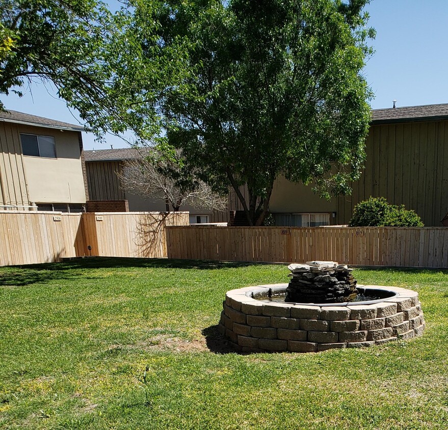 Building Photo - 1012 Limestone Ave