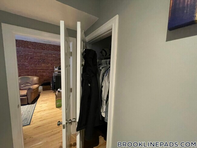 Building Photo - 1203 Beacon St