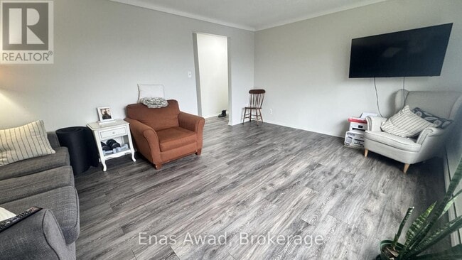 Building Photo - 10 W Presland Rd