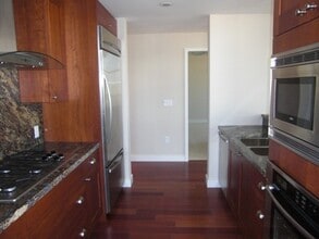 Building Photo - 700 W E St