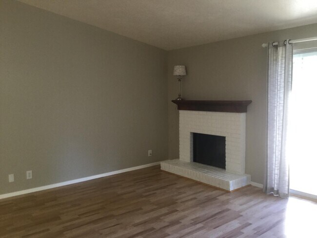 Foto del edificio - 3134 S Gekeler Ln