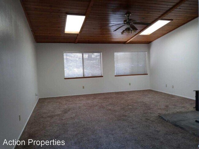 Foto del edificio - 3 br, 2 bath House - 7169 Pine Cone
