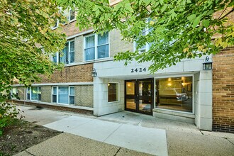 Building Photo - 2424 W Estes Ave