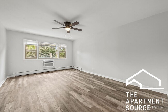 Foto del edificio - 7319 N Rogers Ave