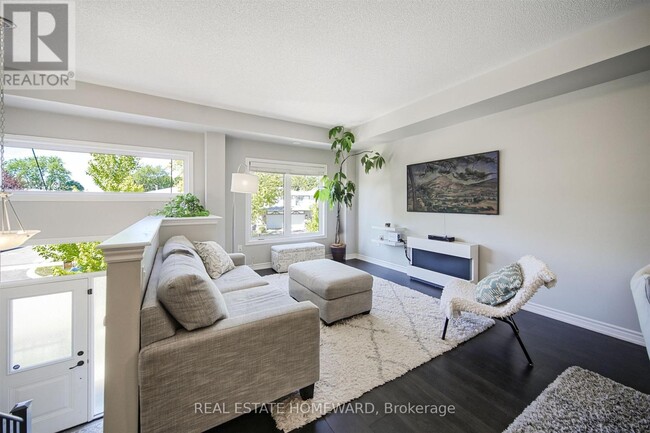 Building Photo - 55 Antibes Dr