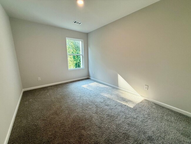 Building Photo - Luxury Townhome in Adairsville