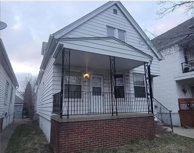Building Photo - 2647 Edwin St
