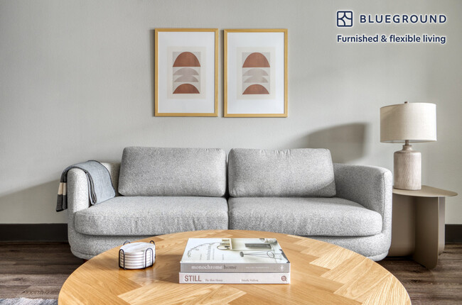 Foto del edificio - 2910 E 17th St