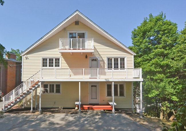 Building Photo - 95 Pierce St