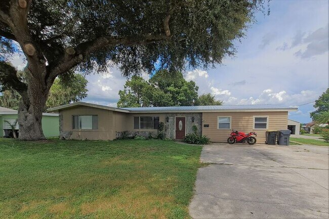 Foto del edificio - 1565 Lake Shipp Dr