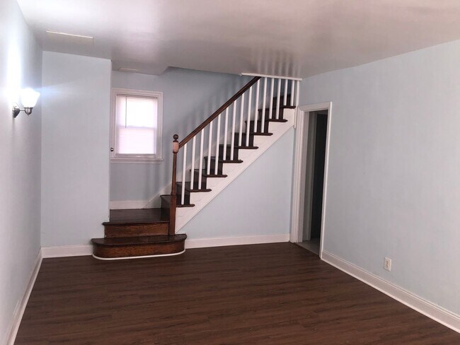 Building Photo - 3 bedroom 1.5 bathroom in Baltimore Voucher Accepted