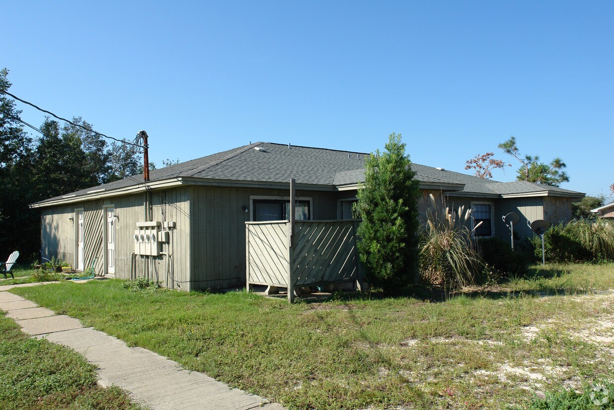 Building Photo - 3409 Green Briar Cir