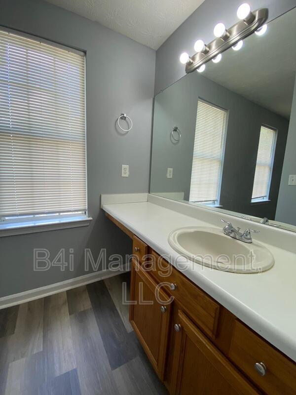 Building Photo - 2039 Marbut Trce
