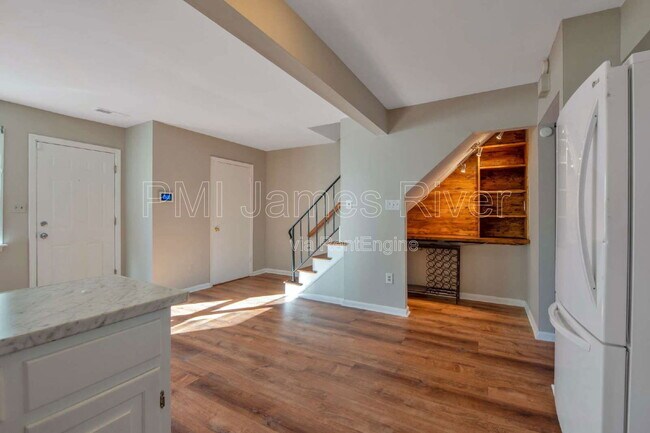 Building Photo - 6112 Keydet Ct