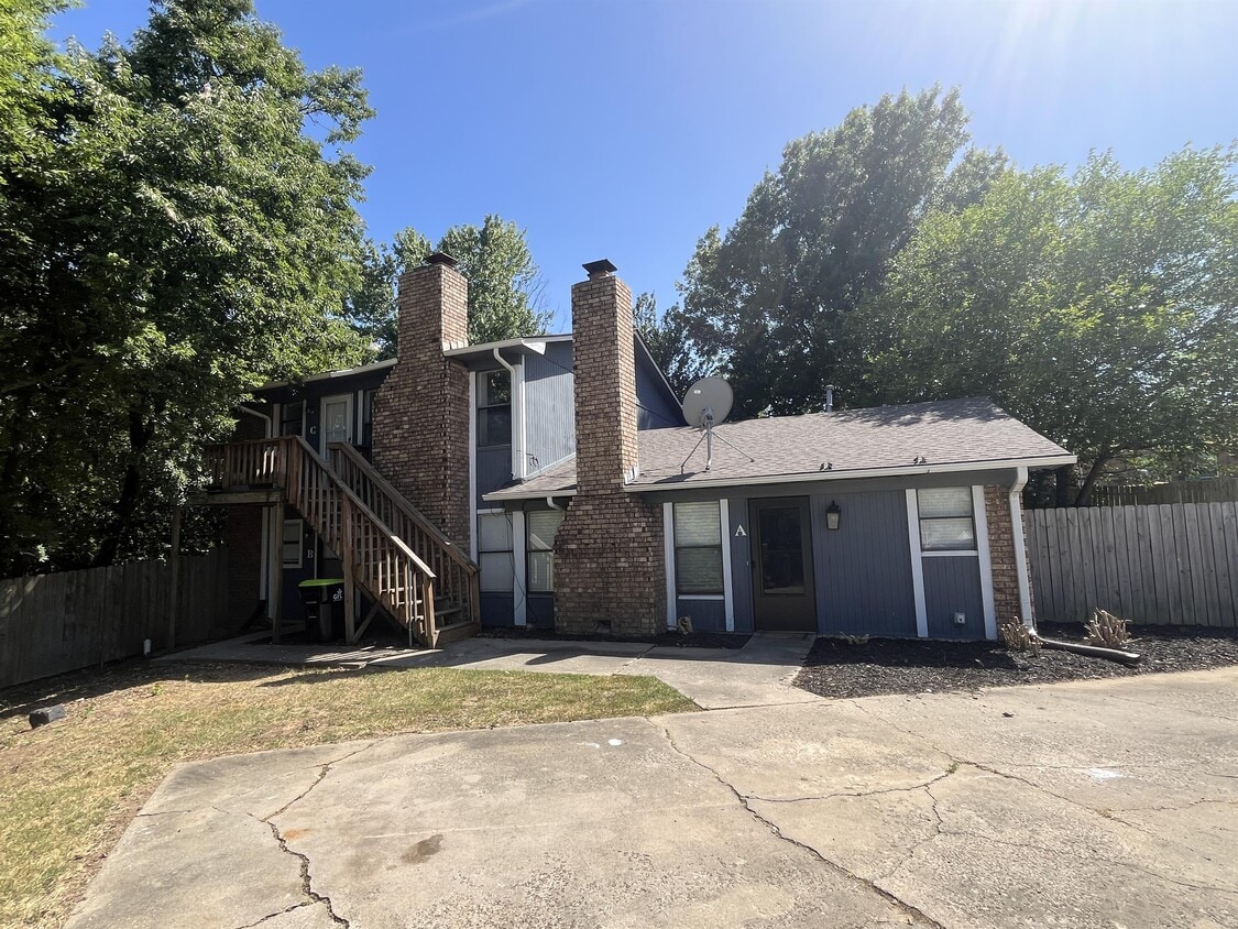 Primary Photo - 2331 Arlington St