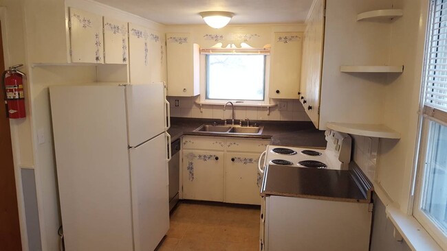 Building Photo - 5822 Ethan Allen Hwy