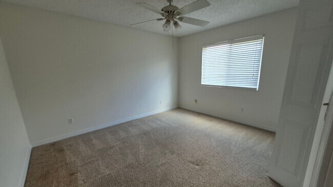 Foto del edificio - 7884 Bay Meadows Dr