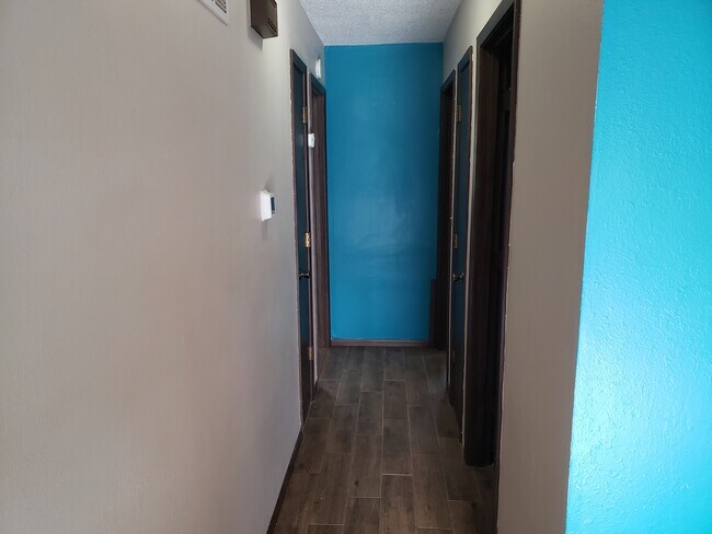 Foto del edificio - 7614 Longwood Ave