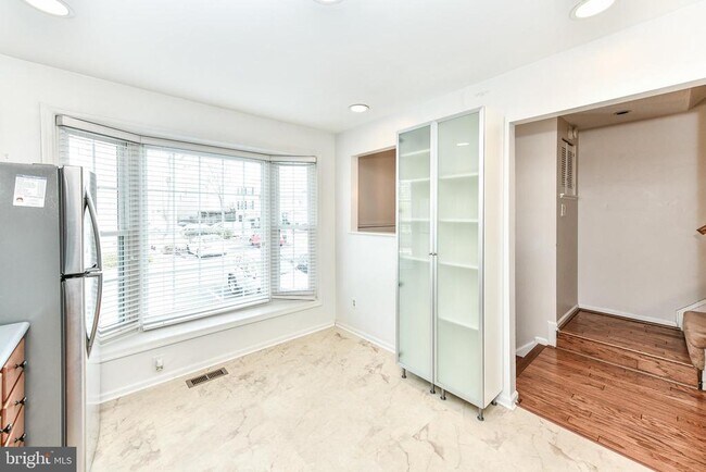 Foto del edificio - 21 Fendall Ave