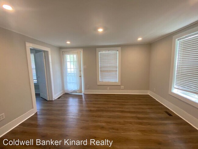 Foto del edificio - 2 br, 1 bath House - 2909 Woodlawn Ave