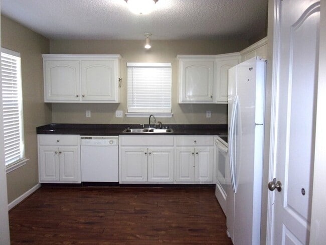 Building Photo - Downtown Rock Hill 3 Bedroom 2 Bath Updated Home