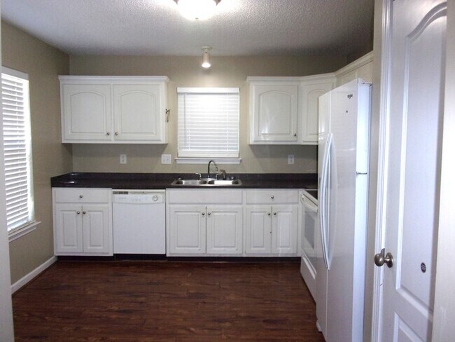 Foto del edificio - Downtown Rock Hill 3 Bedroom 2 Bath Updated Home