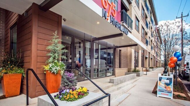 Foto del edificio - 675 North Highland Avenue Northeast