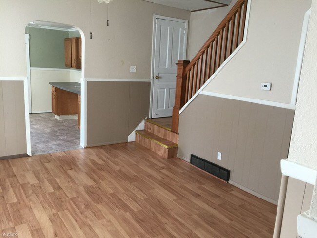 Building Photo - 116 Woodland Ave