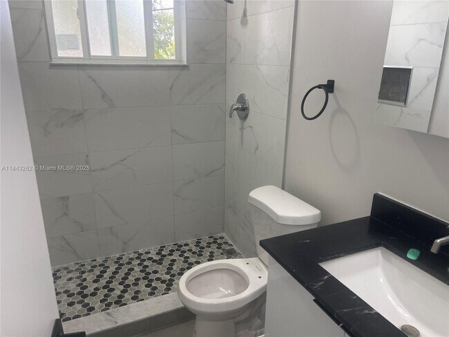 Foto del edificio - 115 W 28th St