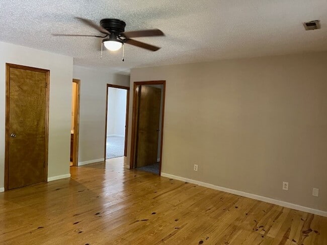 Building Photo - DUPLEX IN THE CITY
