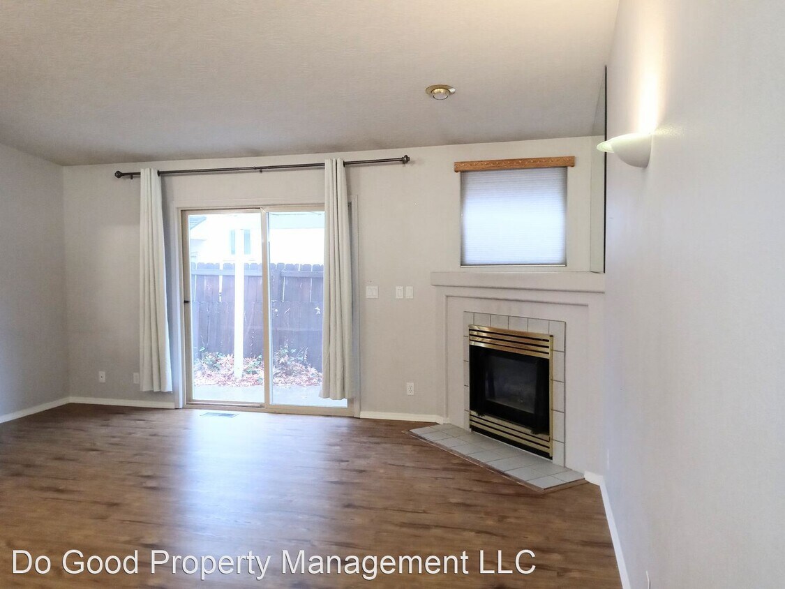 Foto principal - 3 br, 2 bath House - 1681 E Laurelwood