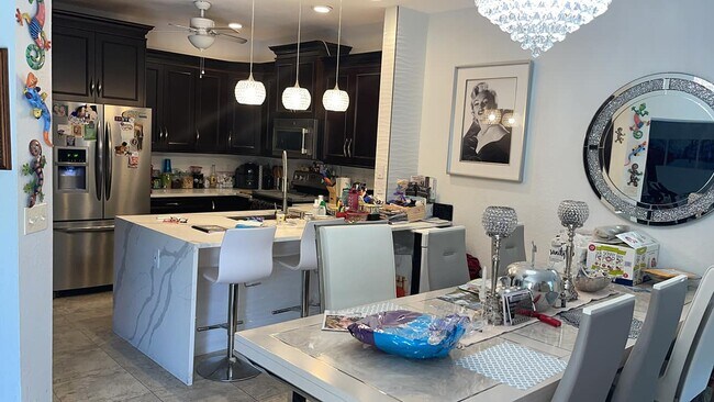 Foto del edificio - 5629 NW 117th Ave