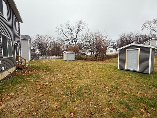 Building Photo - Modern 3-Bedroom Home with 1.5 Baths