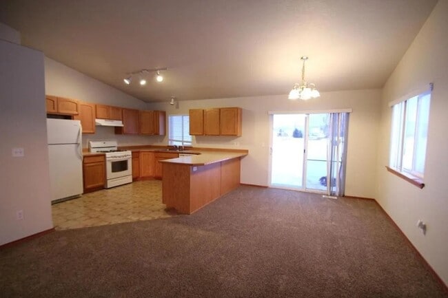 Building Photo - Charming Rancher for Rent in Sunshine Meadows