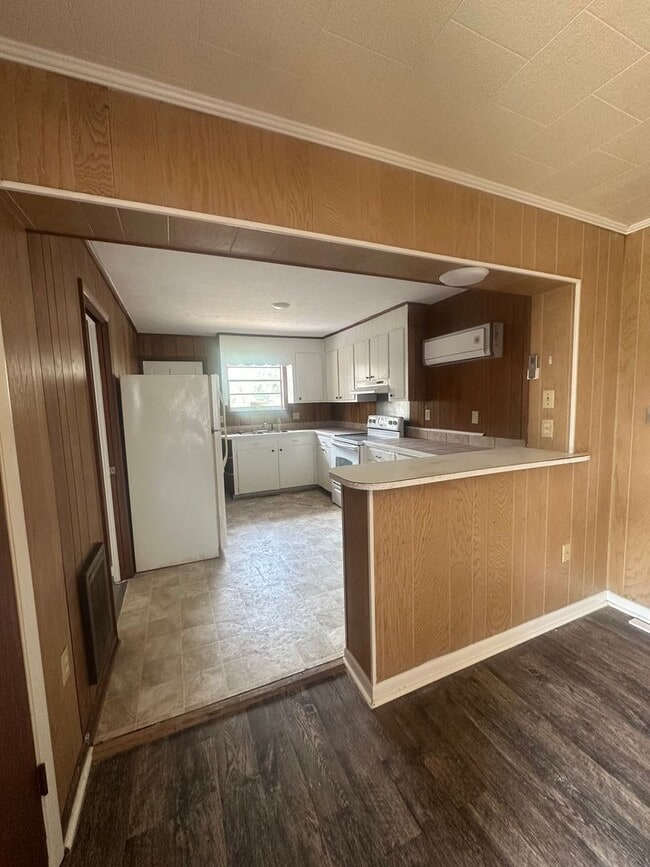 Building Photo - 1 Bed/1 Bath House