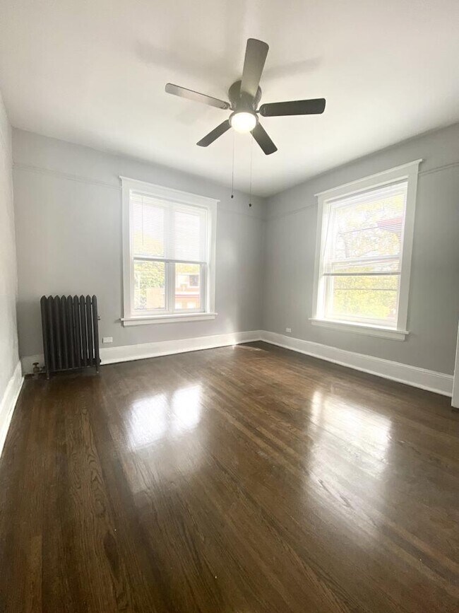Foto del edificio - 1251 W Rosemont Ave