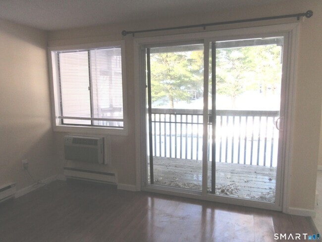 Foto del edificio - 7 Padanaram Rd