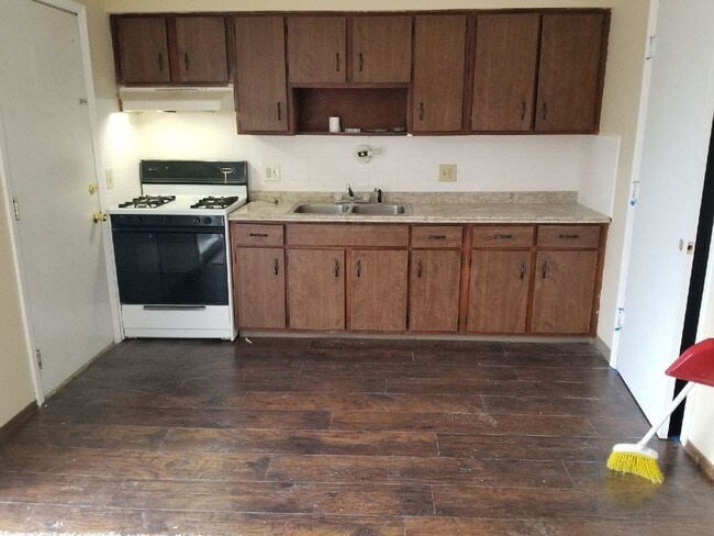 Building Photo - 1158 McCarley Drive East