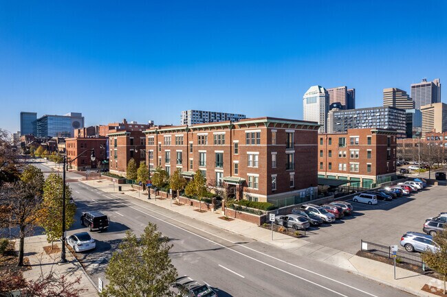 Foto del edificio - 110-120 E Mound St